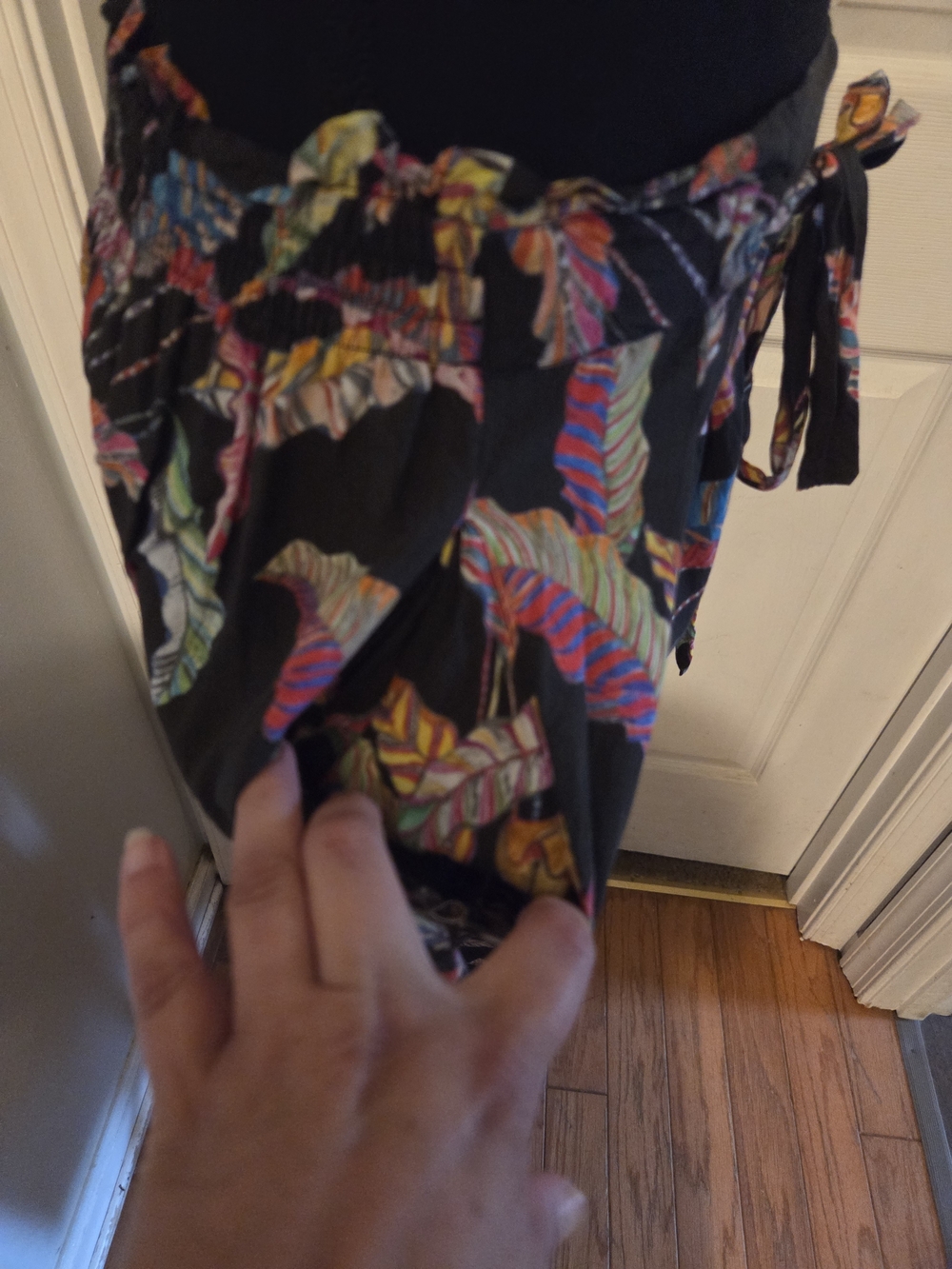 APNY Wide-Leg Tropical Print Pants - Black with Multicolor Leaf Pattern - Picture 6 of 9